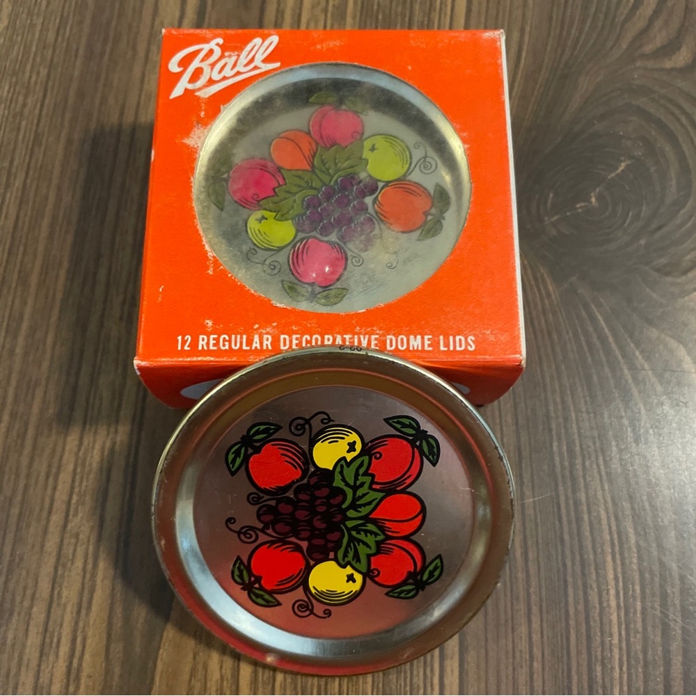 Vintage Ball Fruit Print Dome Lids Box Of 12